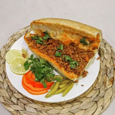 Yarım Ekmek Arası Et Tantuni