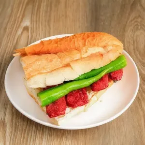 Yarım Çeyrek Ekmek Arası Izgara Sucuk