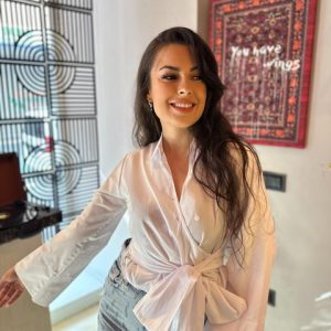 BEYAZ BAĞLAMALI GÖMLEK