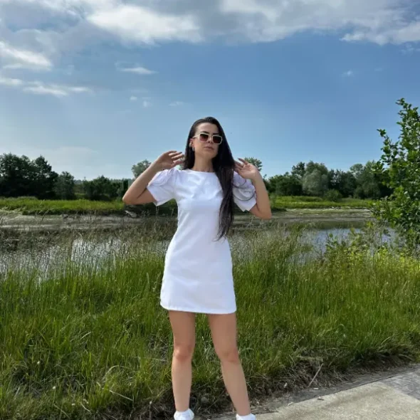 BEYAZ GÜL DETAY ELBİSE