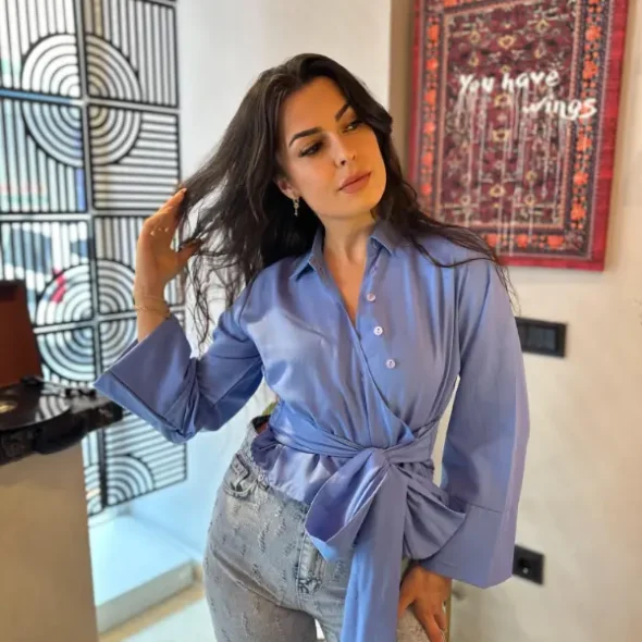 MAVİ BAĞLAMALI GÖMLEK